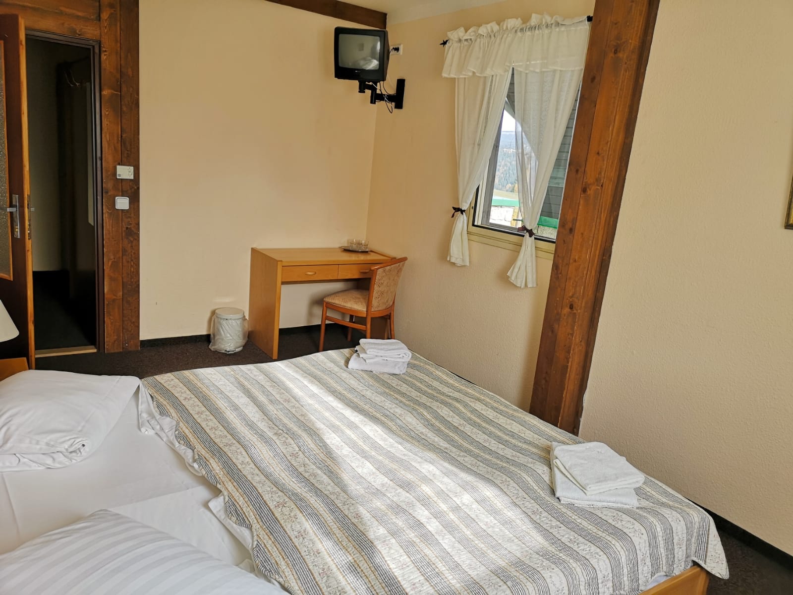 Zahrada a okolí hotelu